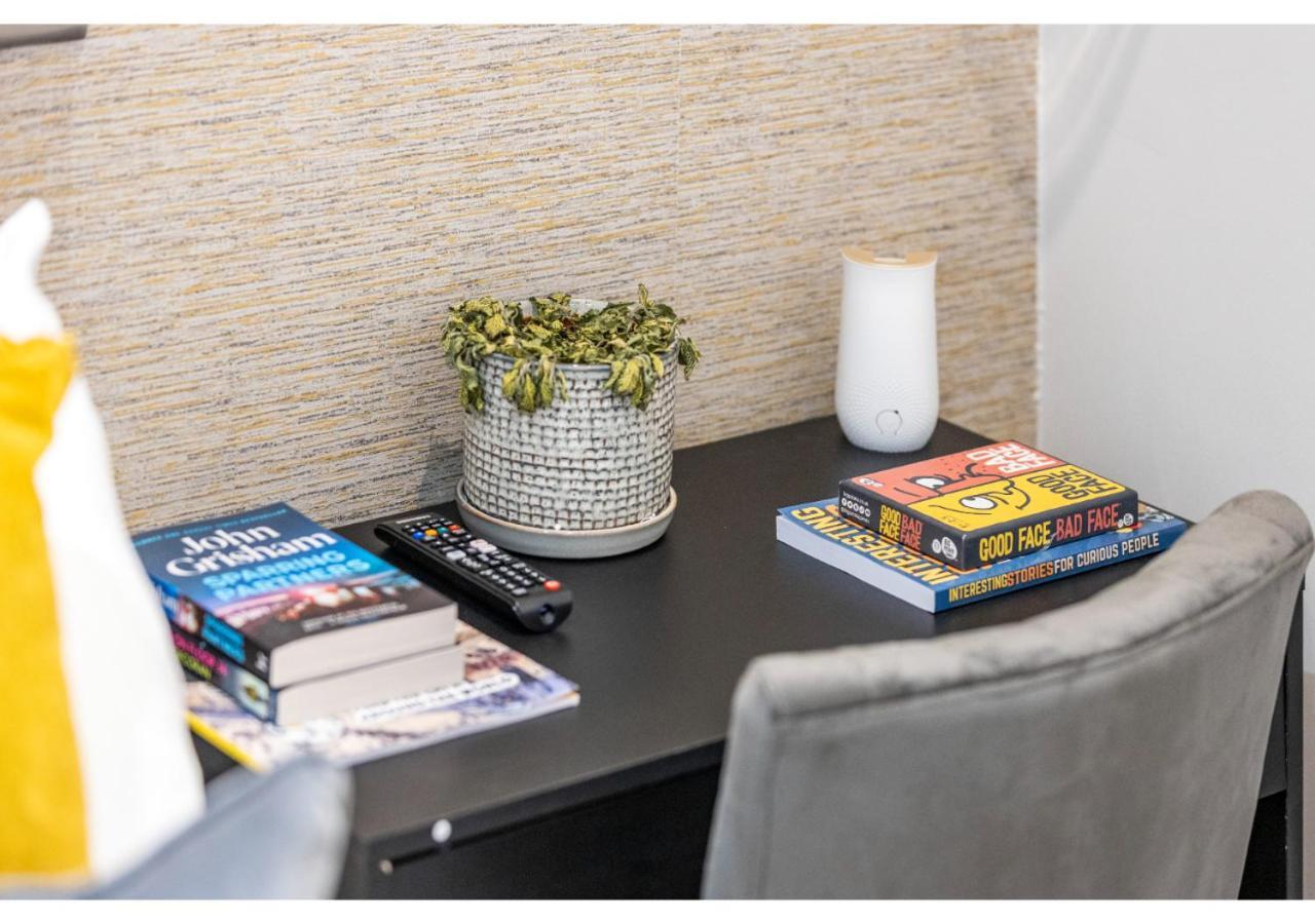 Compact Comfort: Your Basecamp Appartement Londres