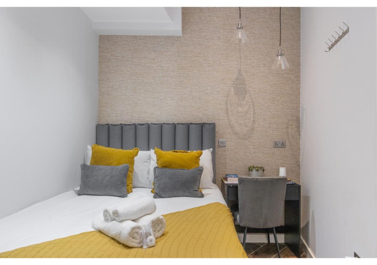 Compact Comfort: Your Basecamp * Londres